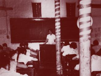 001.1977年，学校招收第一批高考生，学制两年。.jpg