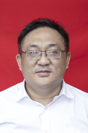 游海：党委委员、宣传统战部部长